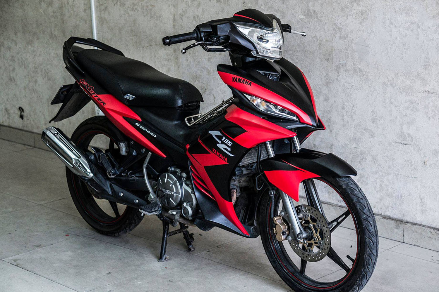 Tem trùm Exciter 135 LC Red Black