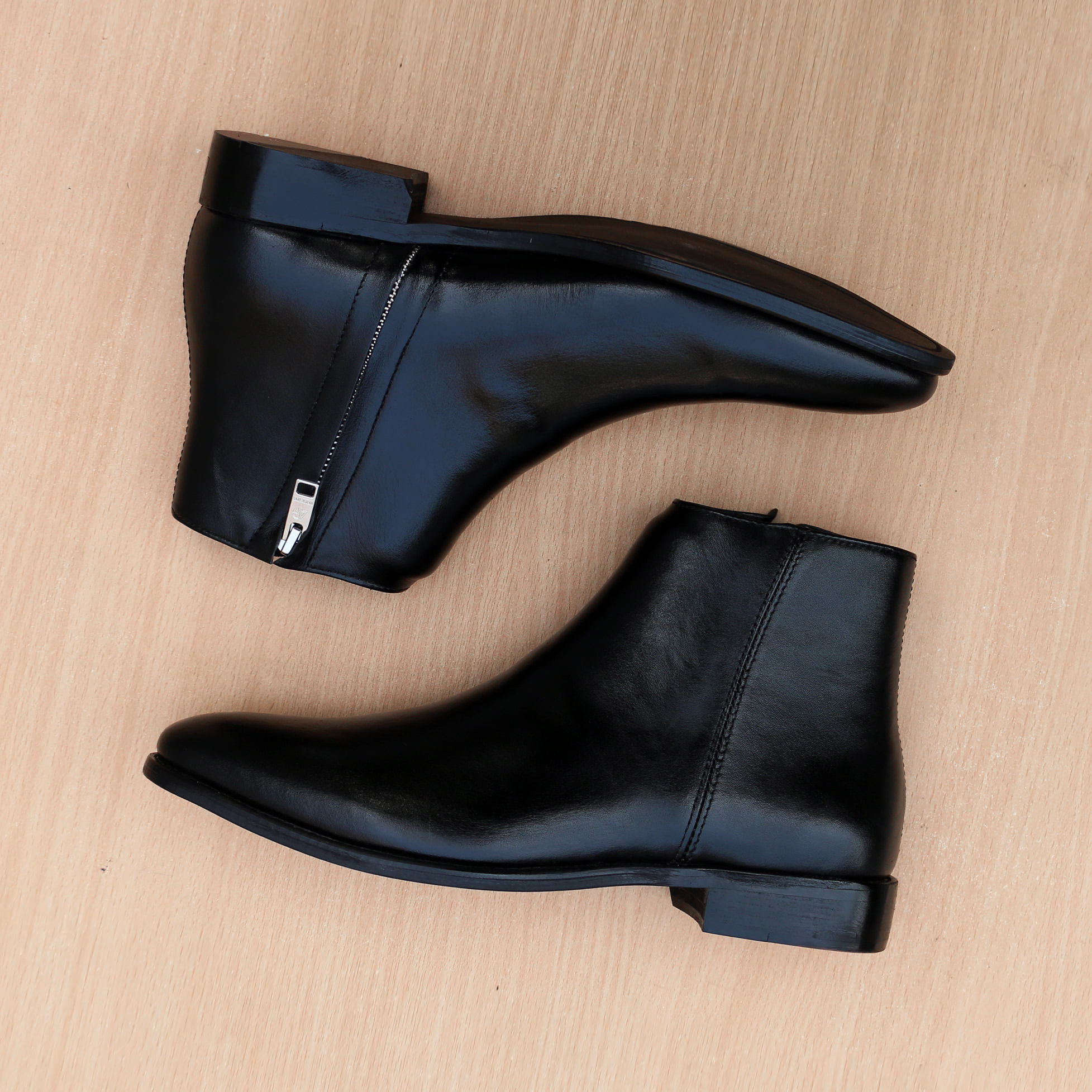 Chelsea Boots Nam Khóa Kéo Thời Trang Tự Tin Đi Xa Hơn