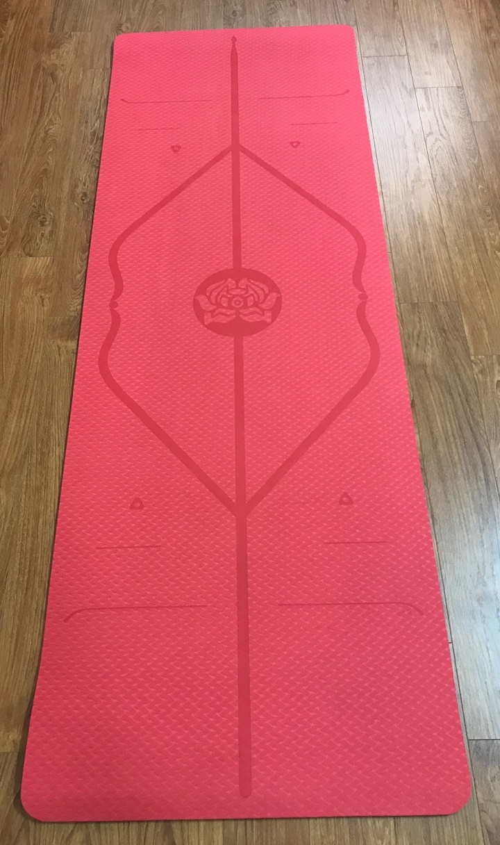 Thảm tập Yoga TPE 8mm có Định tuyến, chống trơn tốt  Màu tím nhạt  (Tặng túi đựng thảm, dây buộc)