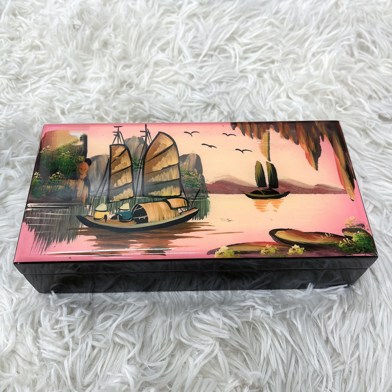 Hộp trang sức sơn mài vẽ màu lót nhung bên trong sang trọng size 10x20 cm