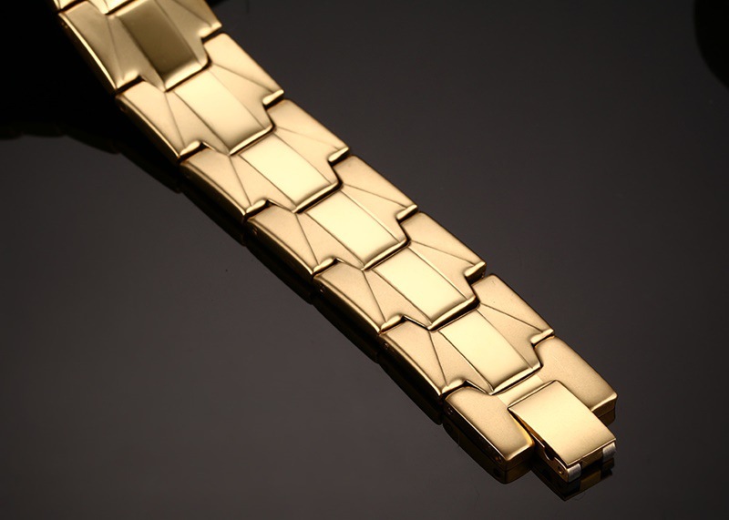 Vòng tay nam titanium cao cấp mạ vàng siêu bền màu bản rộng, tặng kèm hộp đựng sang trọng