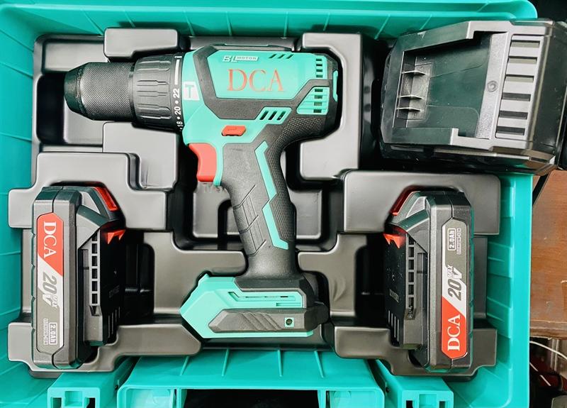 MÁY KHOAN BÚA KHÔNG CHỔI THAN DÙNG PIN 20V/4.0AHX2 DCA ADJZ05-13EM - HÀNG CHÍNH HÃNG