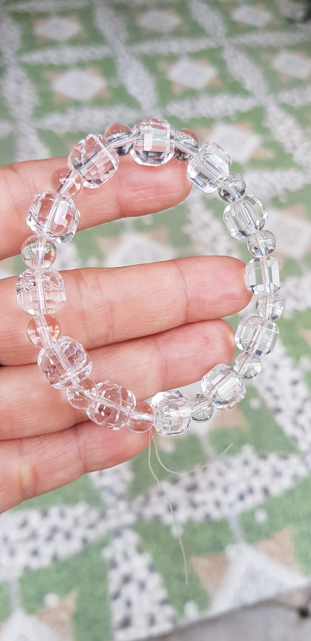Vòng tay phong thuỷ nữ đá thạch anh trắng trong tự nhiên kiểu vuông giác tròn Size hạt vuông 10mm hạt tròn nhỏ 6mm Nữ mệnh kim mệnh Thủy đeo hợp may mắn tốt sức khoẻ công việc ạ