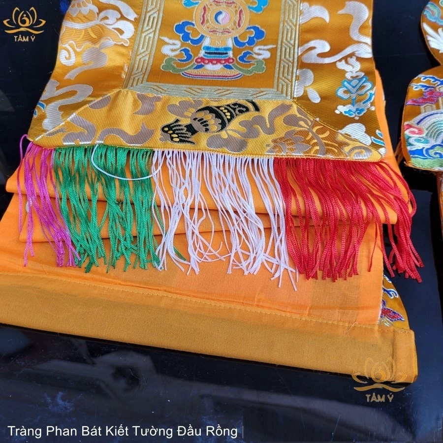 Tràng phan Bát Kiết Tường Đầu Rồng