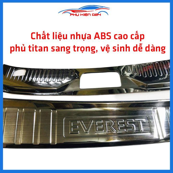 Ốp chống trầy cốp Everest 2016-2017-2018-2019 thép không gỉ vân titan bảo vệ xe chống va đập