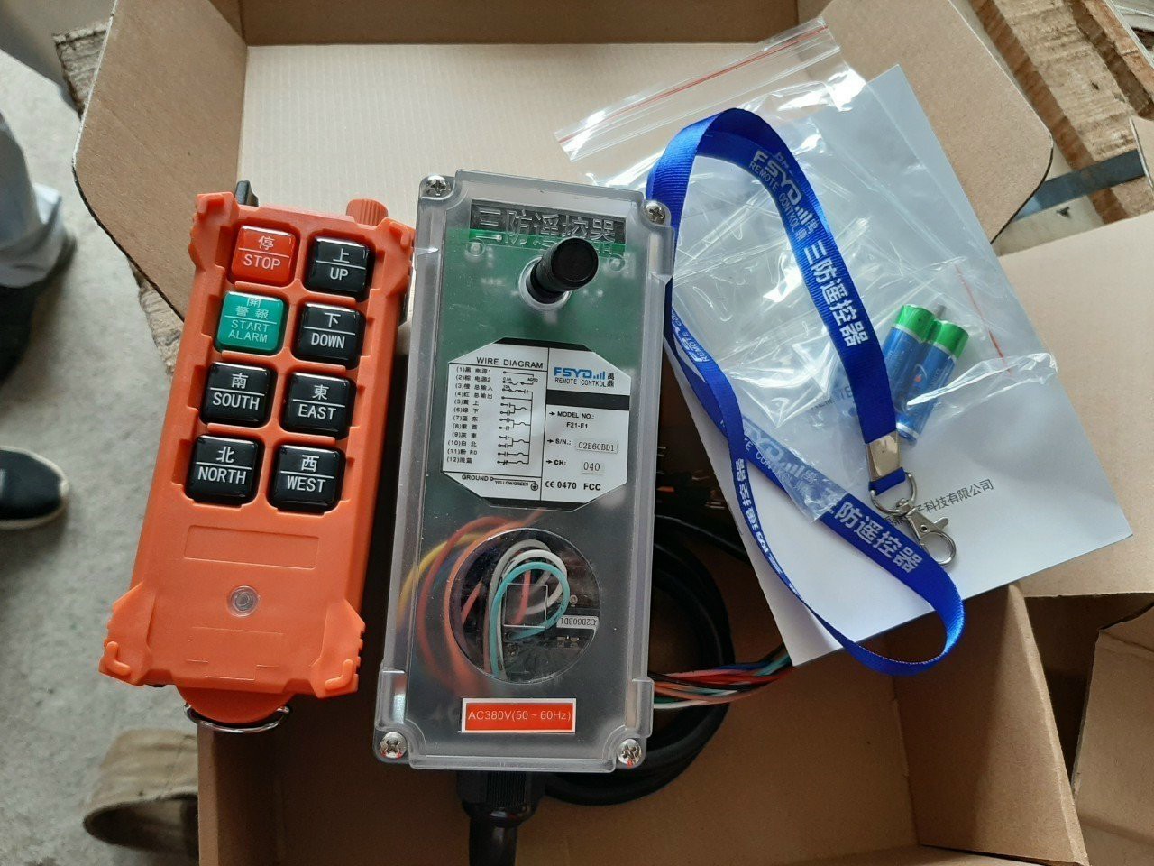 Điều khiển cẩu trục từ xa F21E1B điện áp 380V chống nước, chống va đập loại tốt