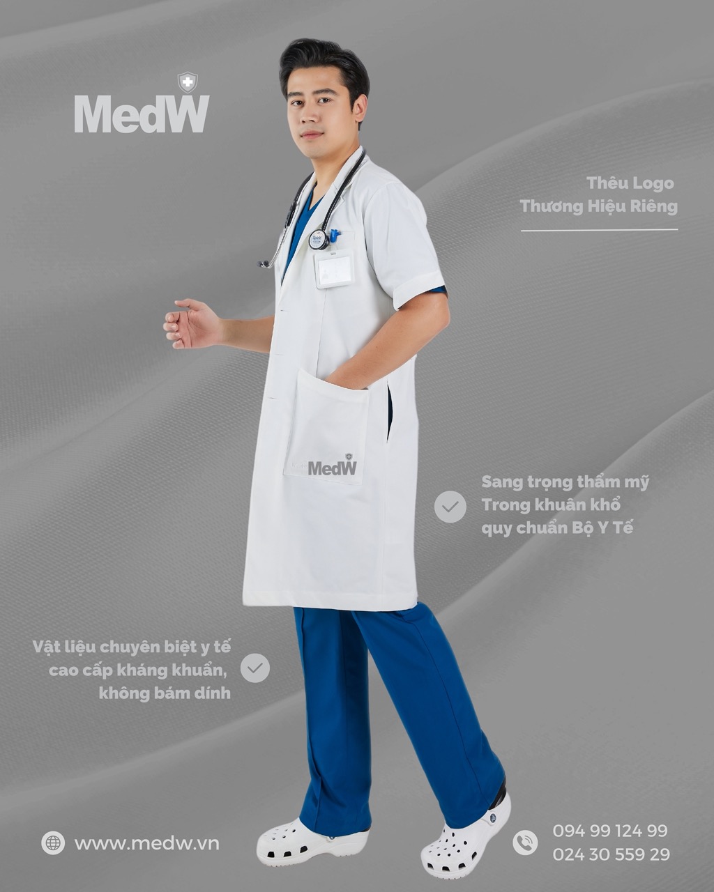 MedW Zeus Lab Coat (Nam Tay Ngắn ) Áo Blouses Bác sĩ  Bộ Trang Phục Y Tế Bác Sĩ, Điều Dưỡng Thiết Kế Pháp Cách Tân Trang Trọng Thẩm Mỹ, Vật Liệu Y Tế Cotton Nhật Nhập Khẩu Chuyên Biệt Không Bám Dính, Xếp Ly Giữ Dáng Suông