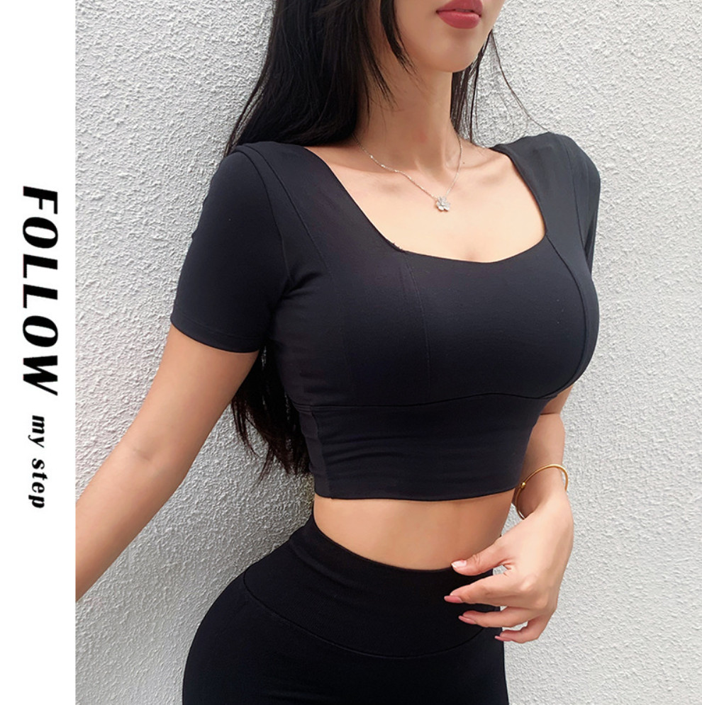 Áo croptop cổ vuông