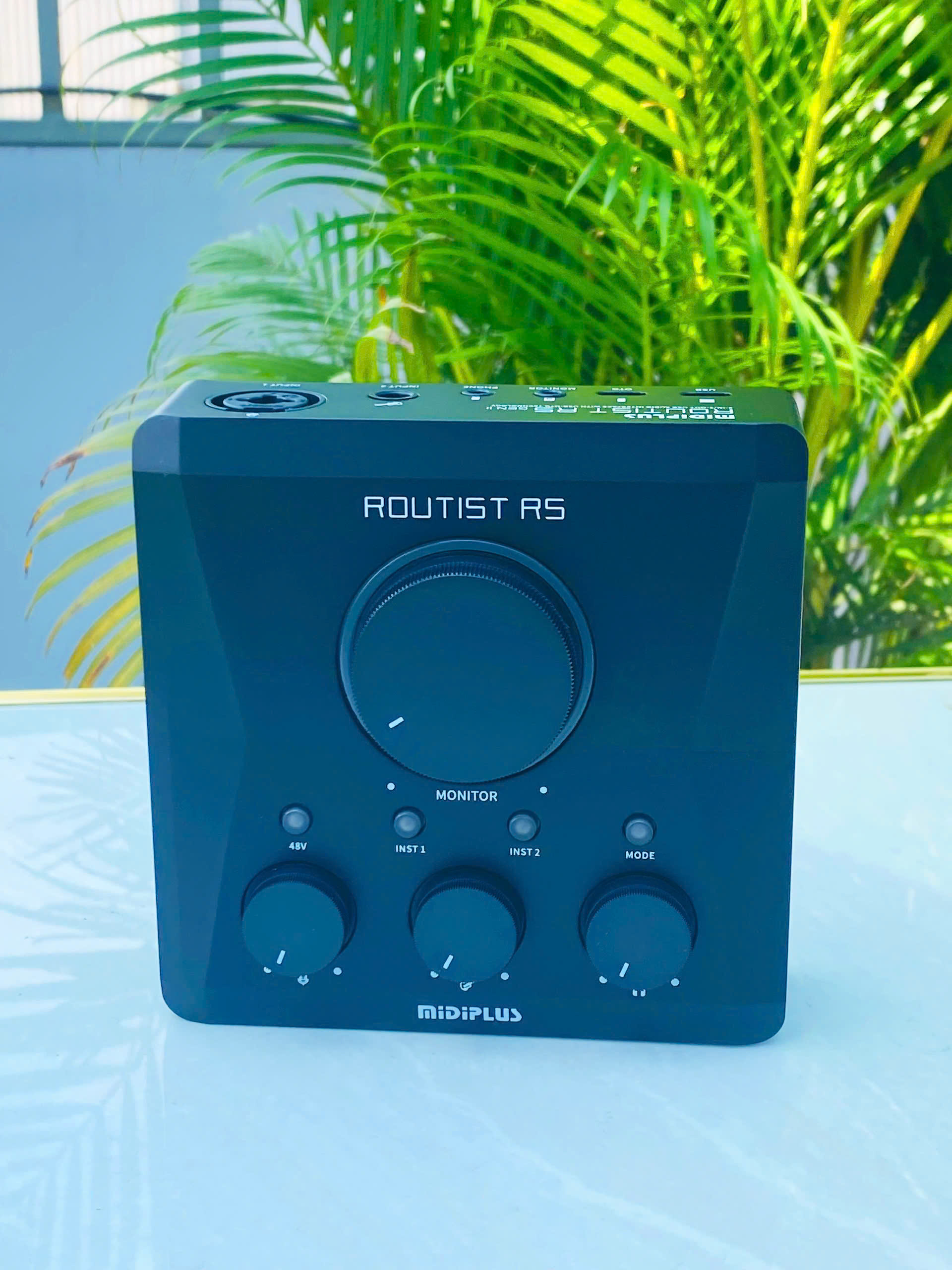img Soundcard Chuyên Thu Âm Dùng Phần Mềm Livestream Chuyên Nghiệp Routist RS GEN II Tích Hợp Công Nghệ Xử Lý Âm Thanh, Hiệu Ứng Ánh Sáng RGB Hàng Cao Cấp Hàng Nhập Khẩu