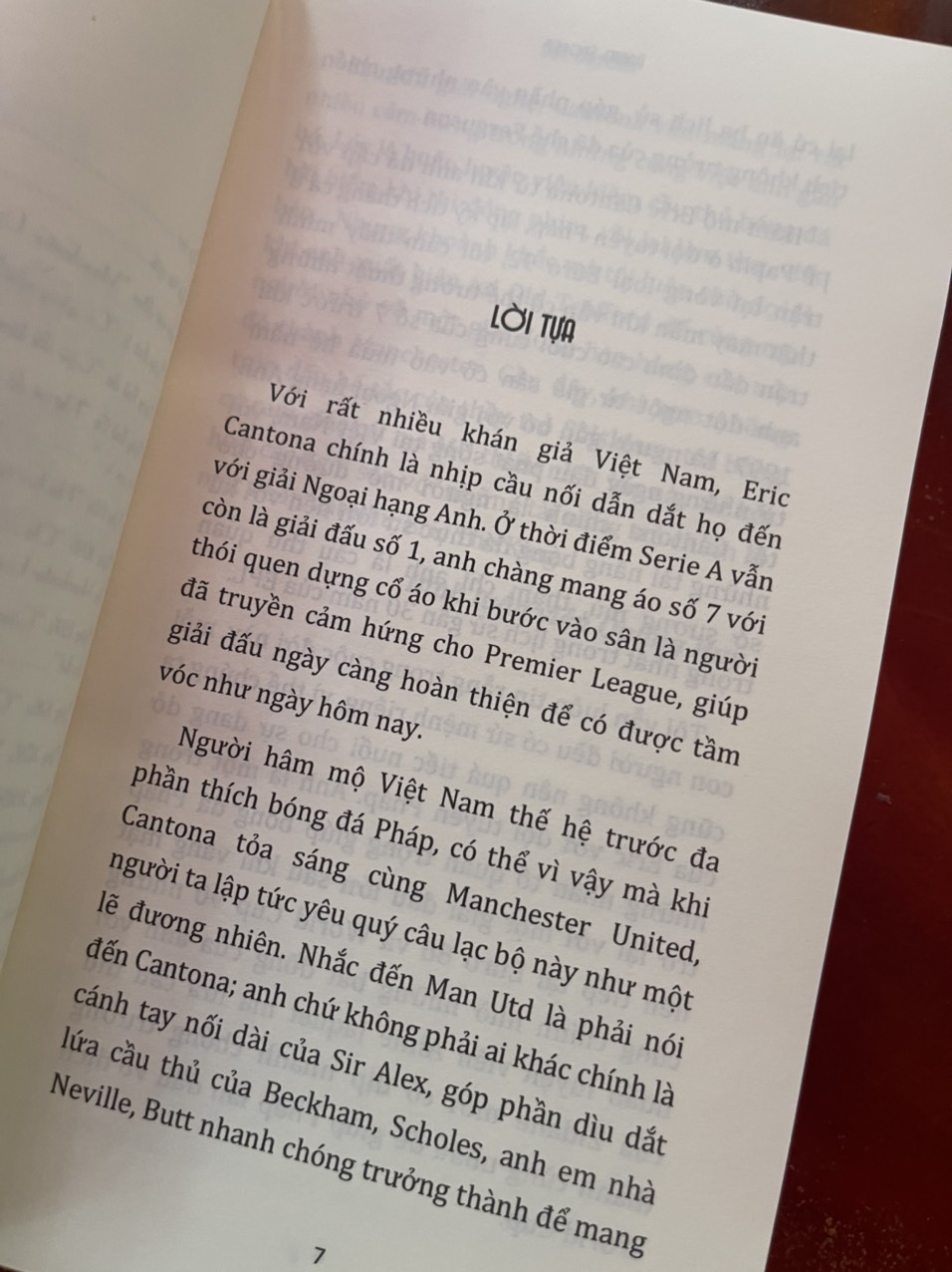 TỪ CÚ KUNG-FU CỦA &quot;KING&quot; ERIC CANTONA ĐẾN SỰ HÌNH THÀNH KỶ NGUYÊN MANCHESTER UNITED – Daniel Storey - Nguyễn Đức Huy - THBooks – NXB Hà Nội (Bìa mềm)