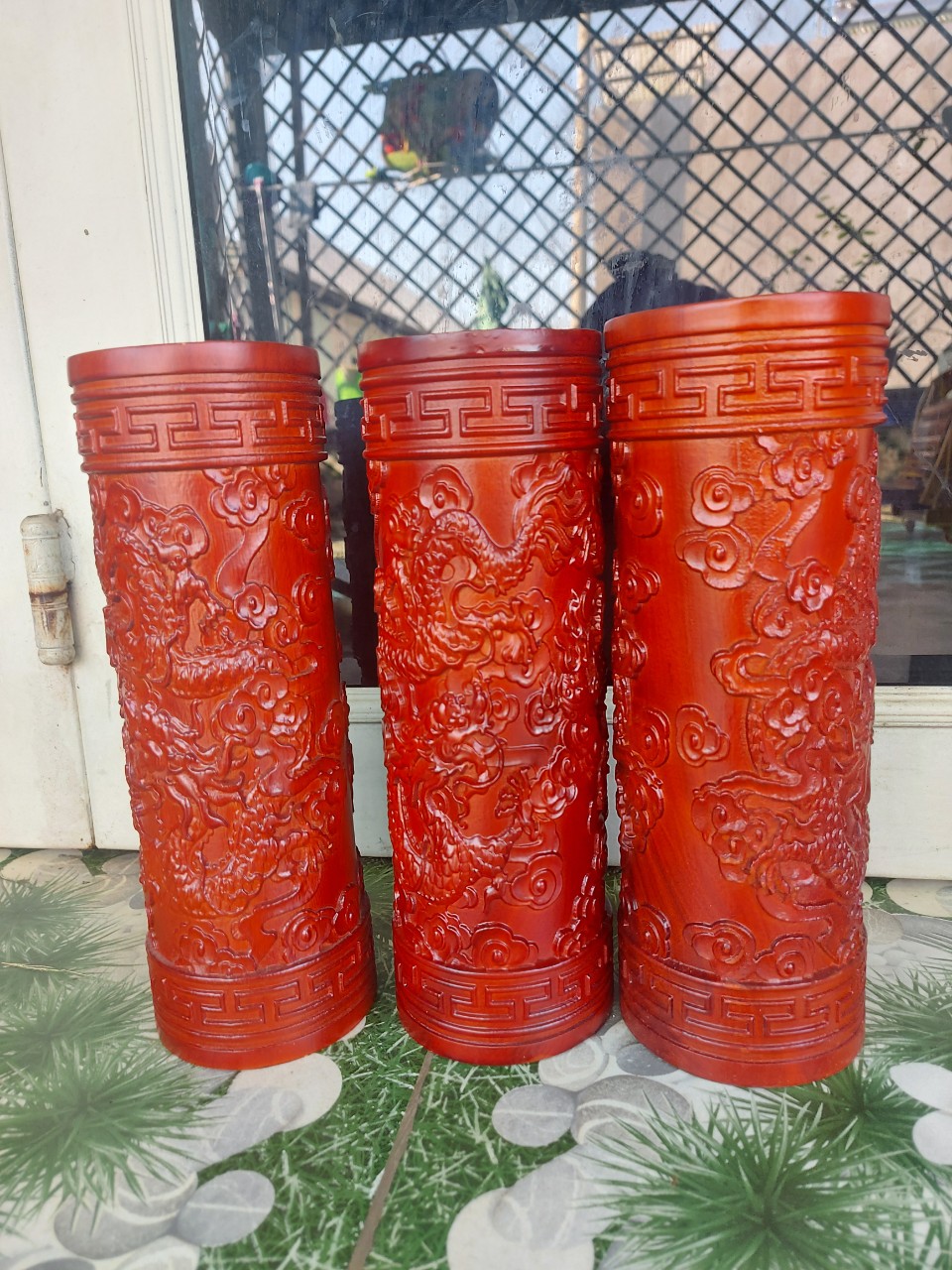 Ống đựng nhang gỗ hương chạm hoạ tiết cao 28cm