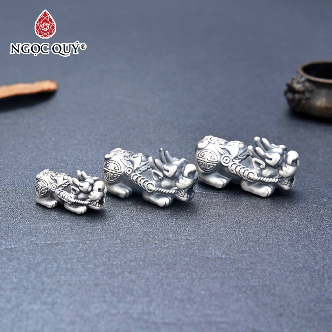 Charm bạc tỳ hưu xỏ ngang - Ngọc Quý Gemstones