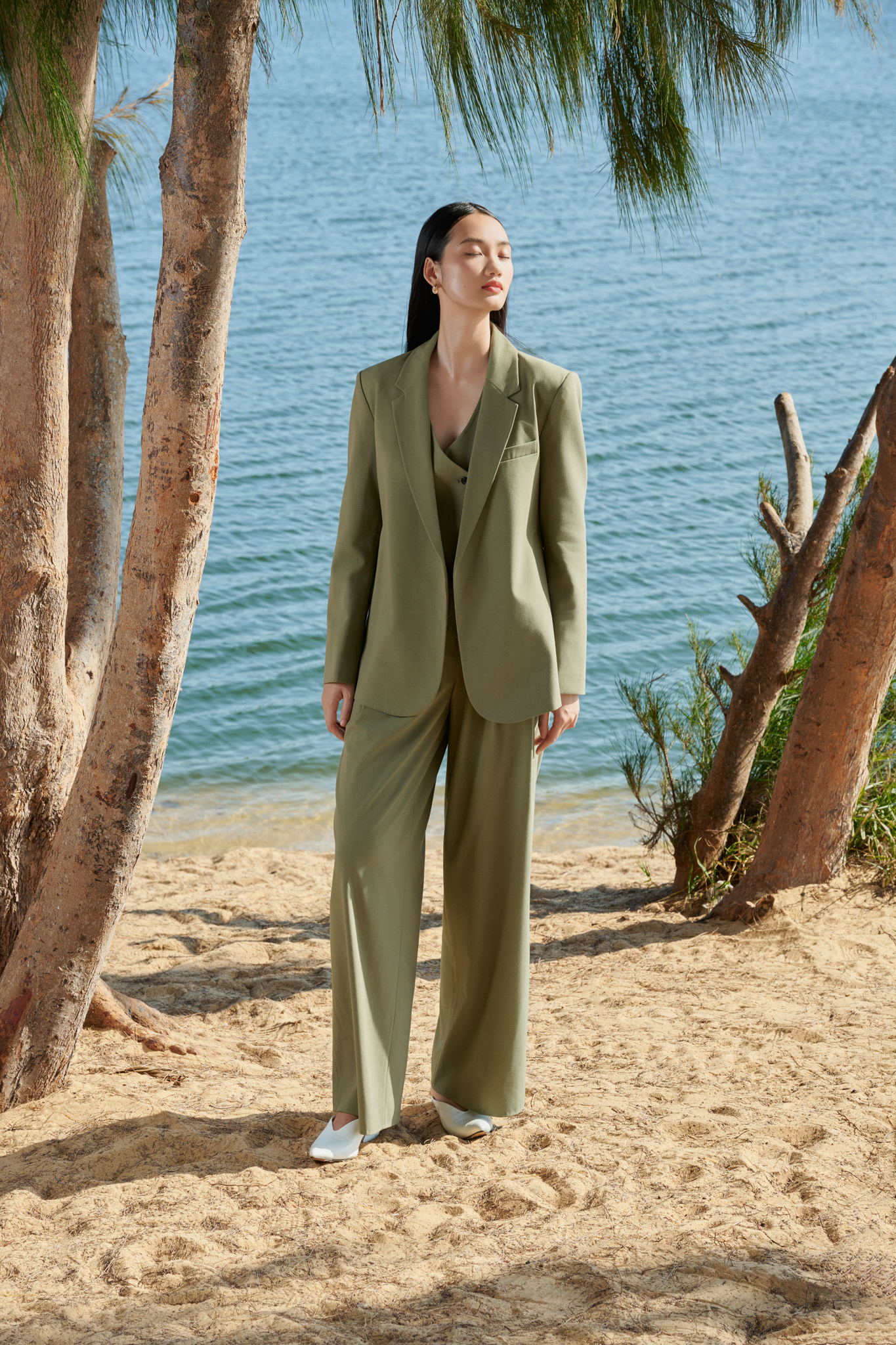 Áo blazer vai rộng PHOEBE thiết kế cao cấp WHITE CHIC