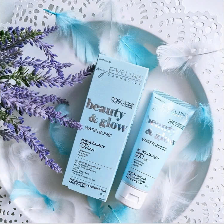 Kem dưỡng Eveline Water Bomb Beauty &amp; Glow dưỡng ẩm, cấp nước làm dịu da (xanh dương)