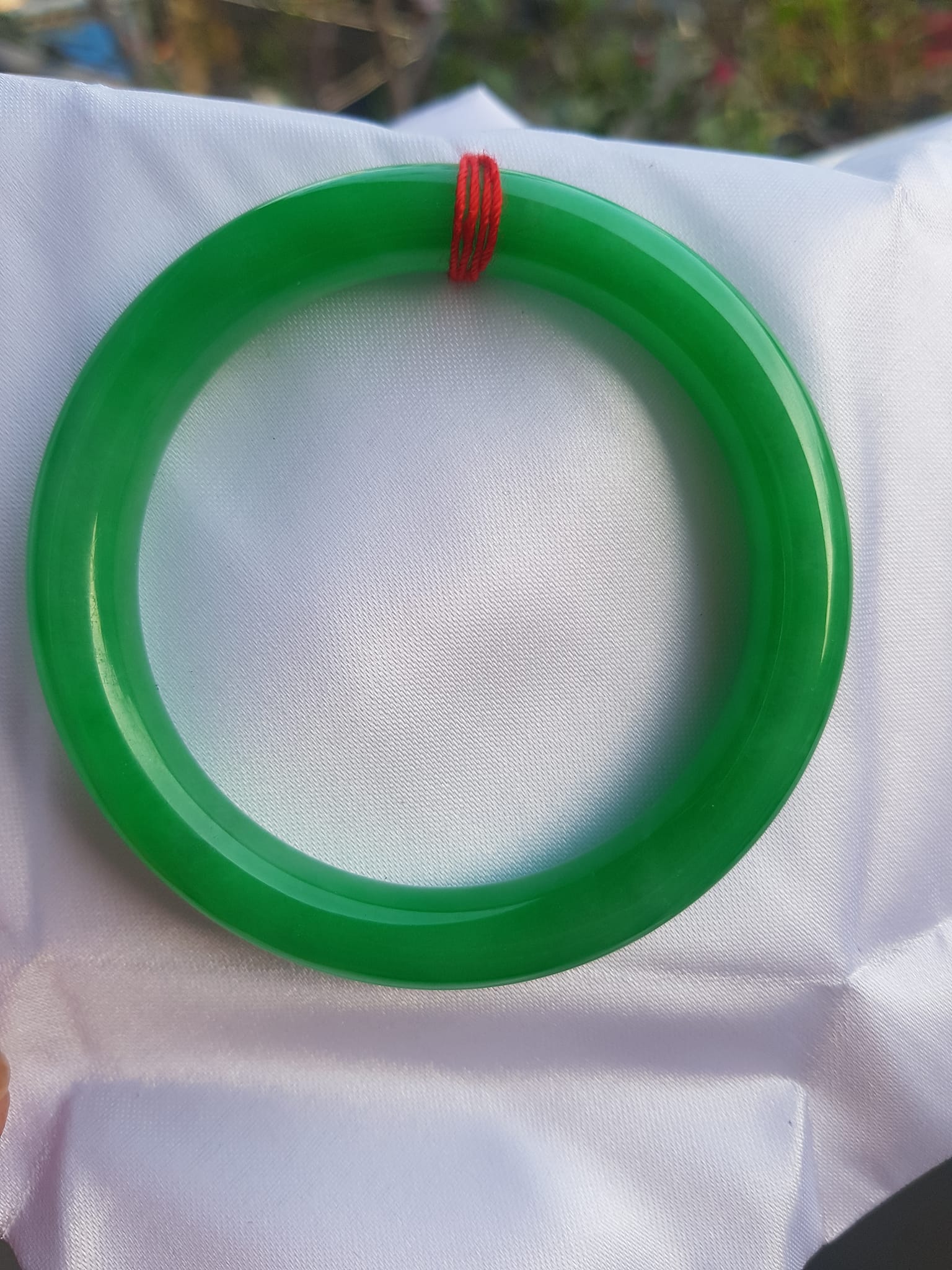 Vòng cẩm thạch Lý Đẹp AAA Sao 53mm x cọng to dầy 8,8mm Màu xanh lá tươi bóng đẹp Nữ mệnh Mộc mệnh Hỏa 52kg - 62kg đeo ạ