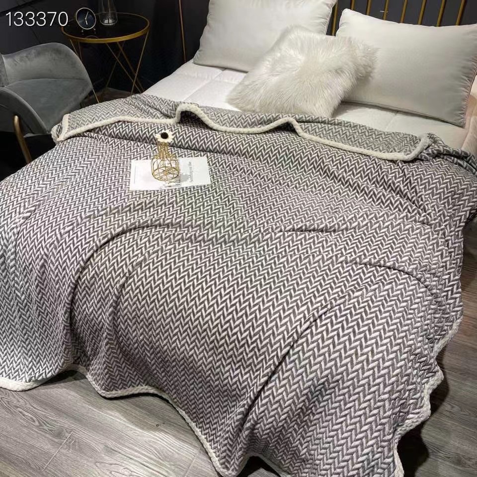 Chăn hè thu ugg chất tuyết nhung mềm mát kích thước 2*2m3