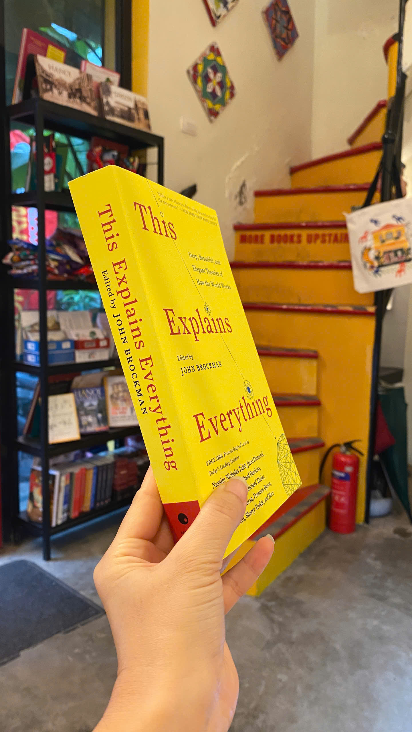 Sách - This Explains Everything by John Brockman | Science / Khoa học / Ngoại văn nhập khẩu
