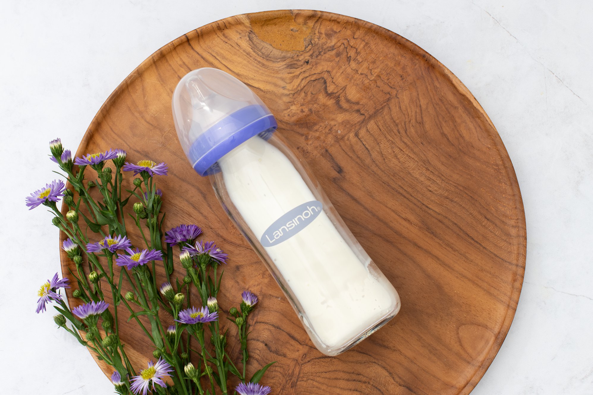 2 Bình Sữa Cổ Rộng Lansinoh 240ml TẶNG 1 Núm Vú Cổ Rộng Lansinoh Size F