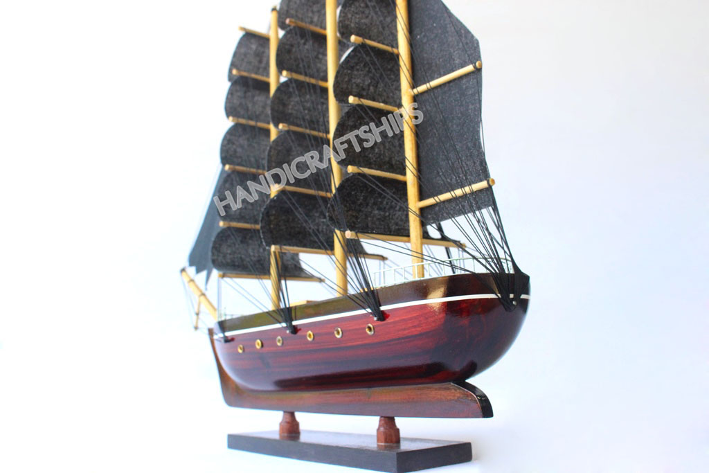 (Đã lắp ráp)Thuyền buồm PHONG THỦY 30cm màu đen - hỗ trợ ship