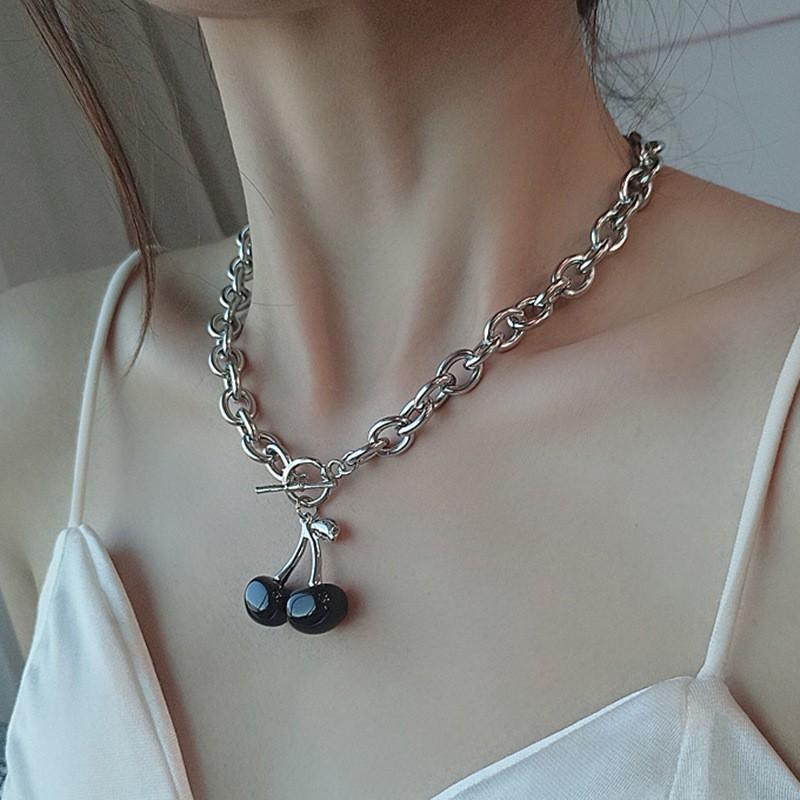 Dây Chuyền Mặt Quả Cherry Màu Đen Phong Cách Cổ Điển