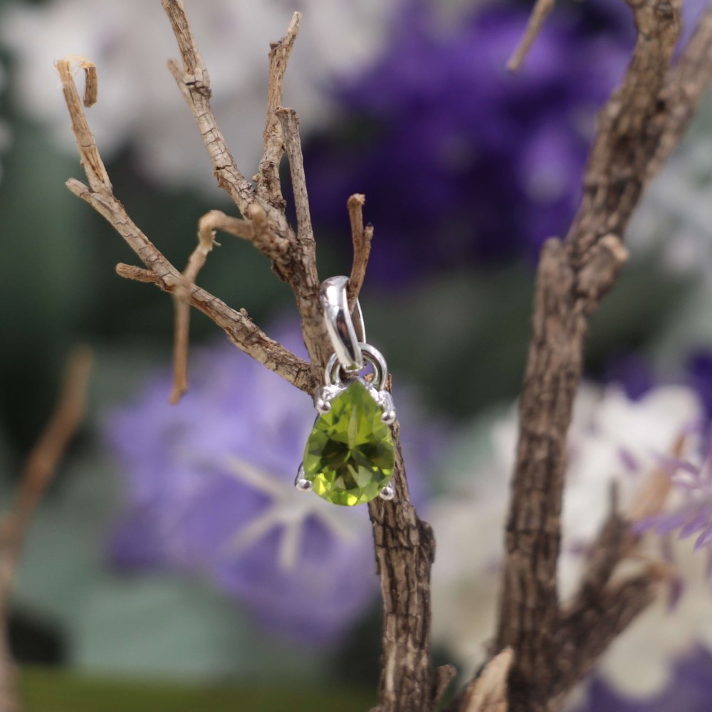 Mặt dây chuyền đá Peridot thiên nhiên - MOON Jewelry