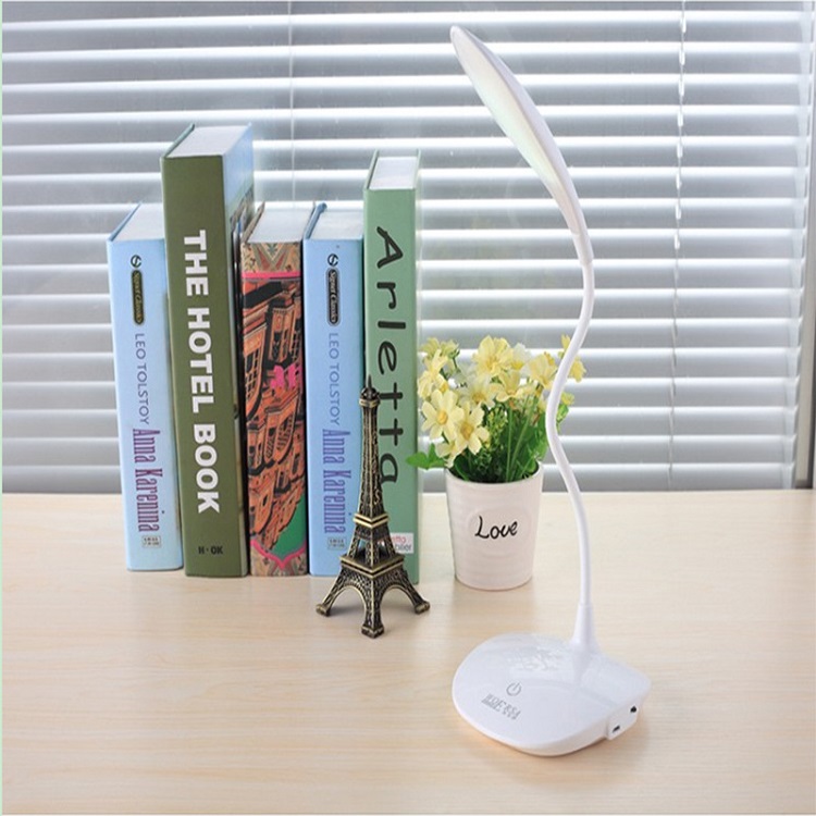 Đèn led để bàn cắm USB WS-601