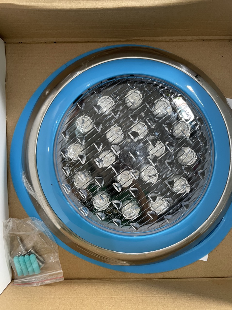 Đèn Led Bể Bơi Ánh Sáng 7 Màu Đổi Màu Liên Tục 18W-24V Vỏ Ngoài Inox 304 Chuyên Dùng Trang Trí Hồ Bơi