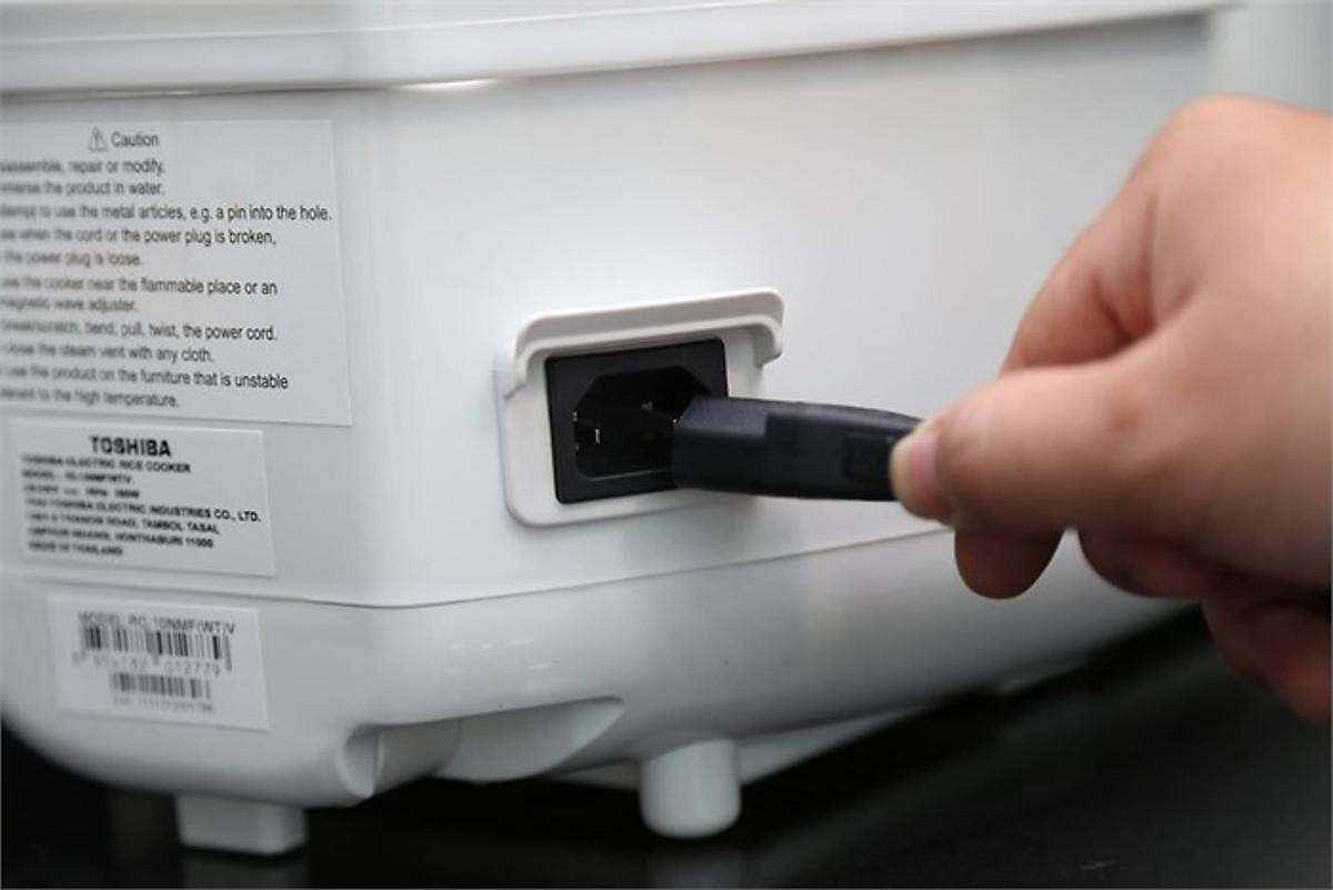 Nồi Cơm Điện Tử TOSHIBA RC-10NMF Thái Lan - Hàng nhập khẩu