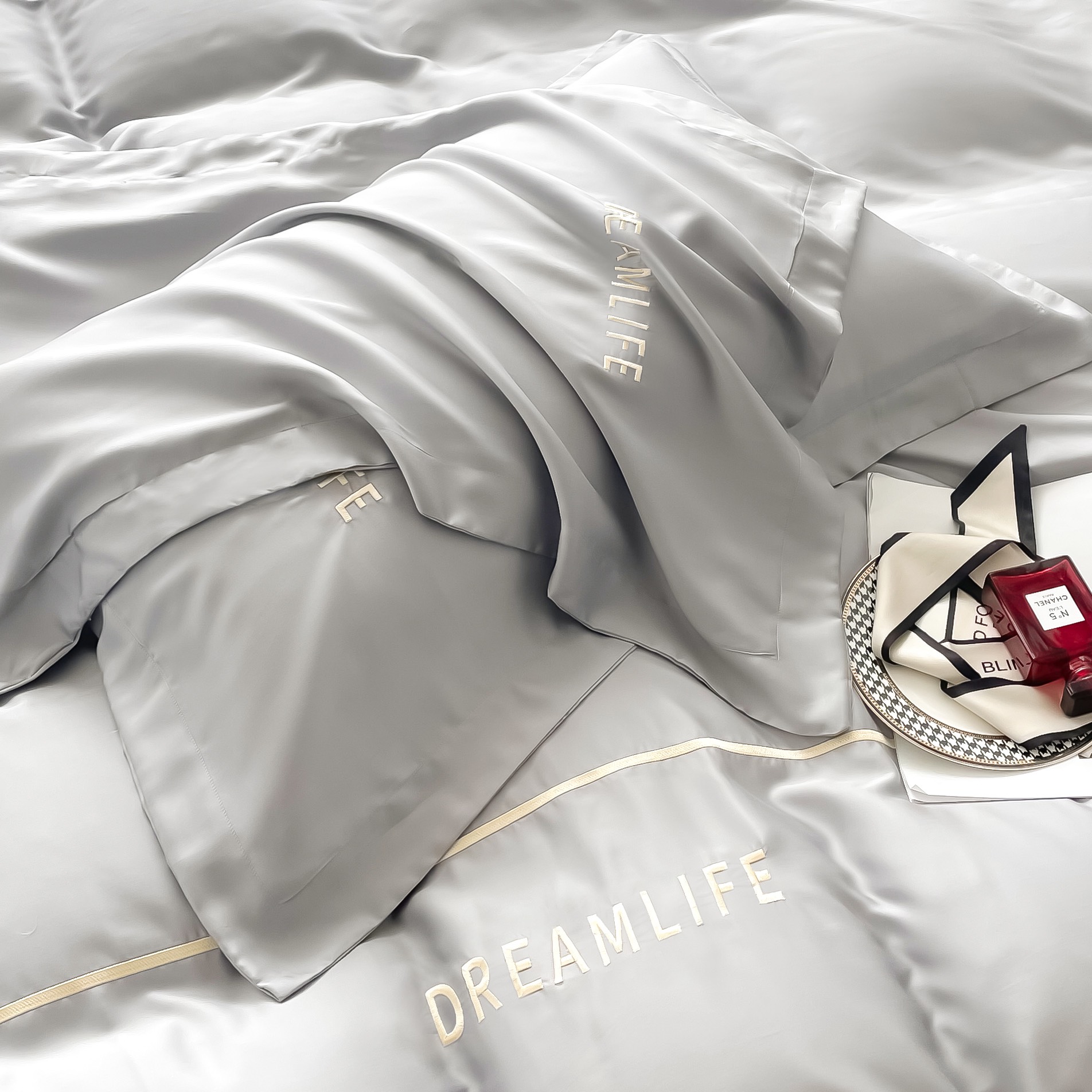 Bộ Chăn Ga Drap Giường Tencel 60s Bộ Chăn Ga Gối Đệm 5 Món Chăn Chần Bông Lụa Nhà Hin Home Bedding
