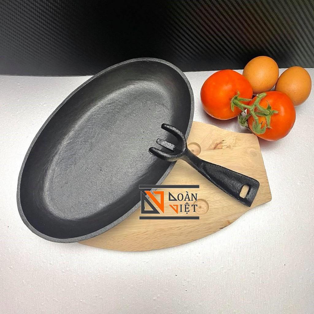 Chảo Gang BÒ NÉ - BÍT TẾT - HÌNH OVAL nặng 1500G . Dĩa Chảo GANG CHỐNG DÍNH phục vụ các món tại bàn