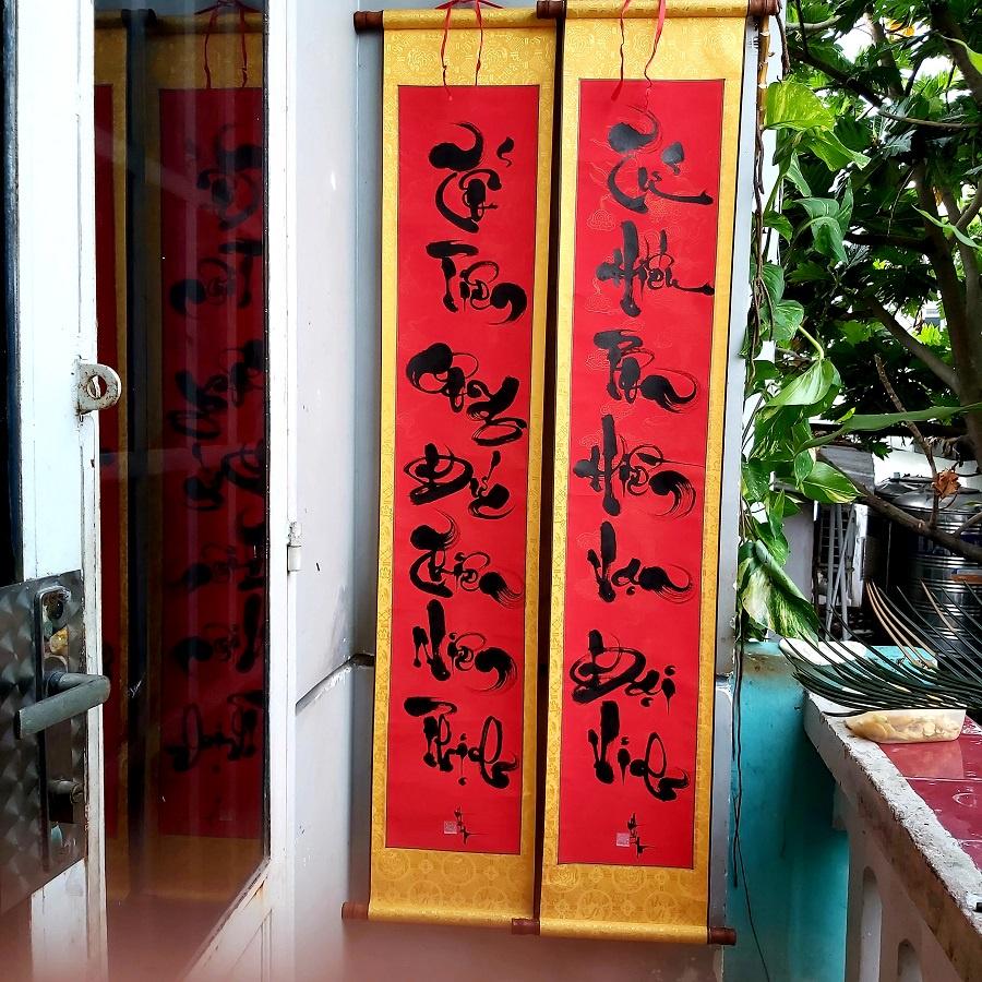 Câu đối tổ tiên. Đối lụa kích thước 30cm x 160cm. Quà tặng ông bà,cha mẹ,bạn bè,đối tác. Quà tết
