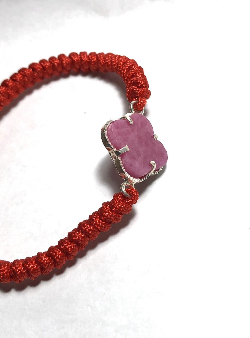 Cỏ 4 lá đá ruby đã lên bạc tết dây đỏ đeo tay HANMYNGHE