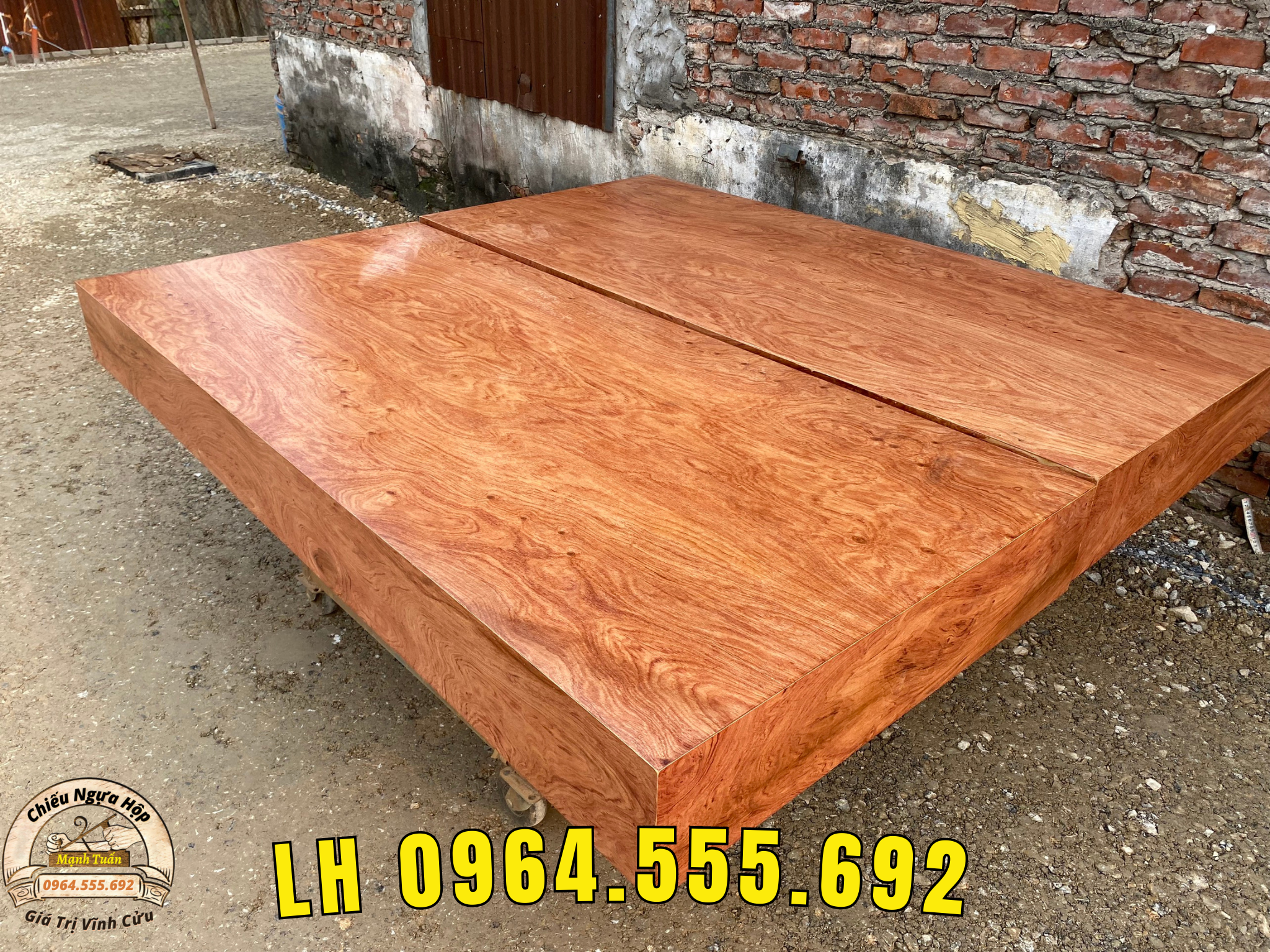 Mộc Chiếu Ngựa Hộp ( KT 200 x 180 x 20cm ) - Gỗ Hương Đá