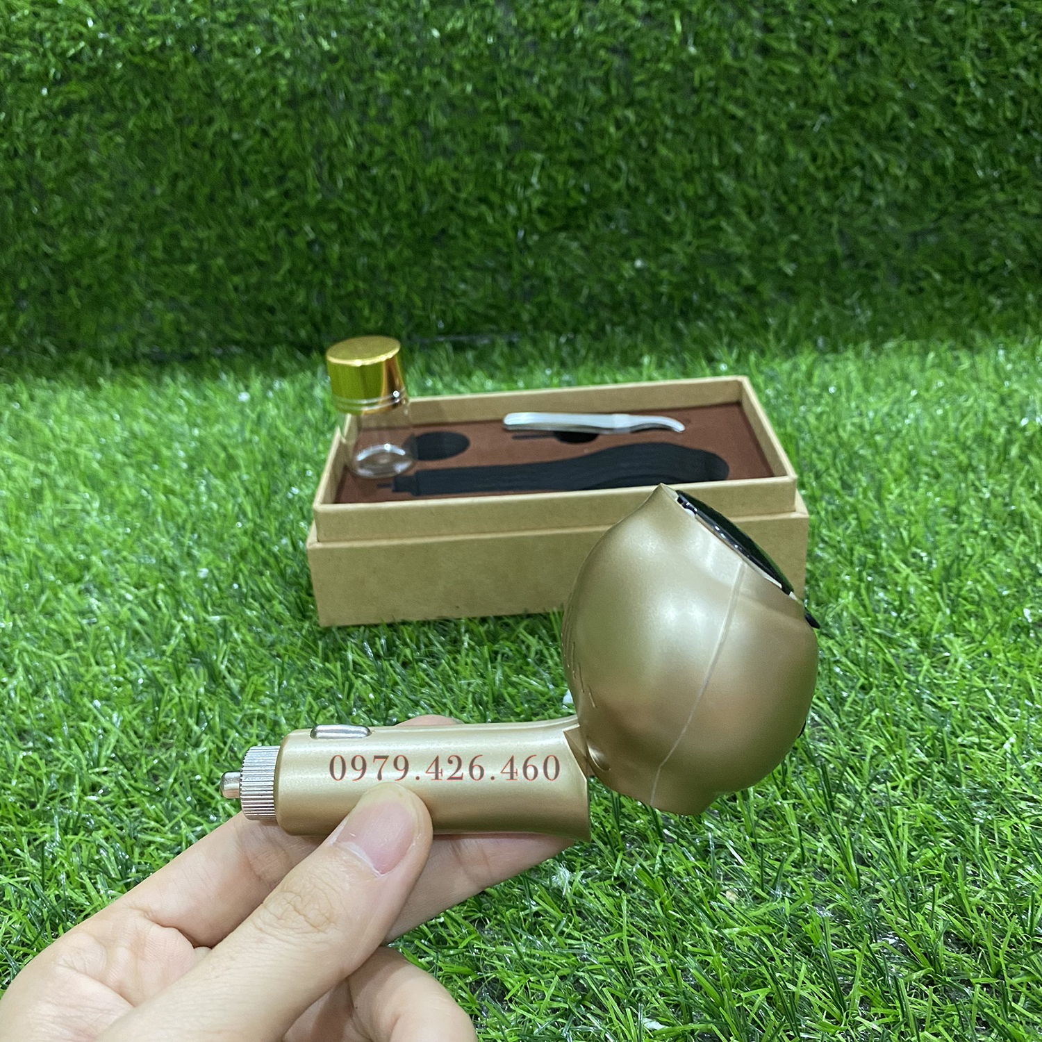 Tẩu xông trầm hương cao cấp trên xe ô tô có 3 mức điều chỉnh nhiệt lên đến 190 độ