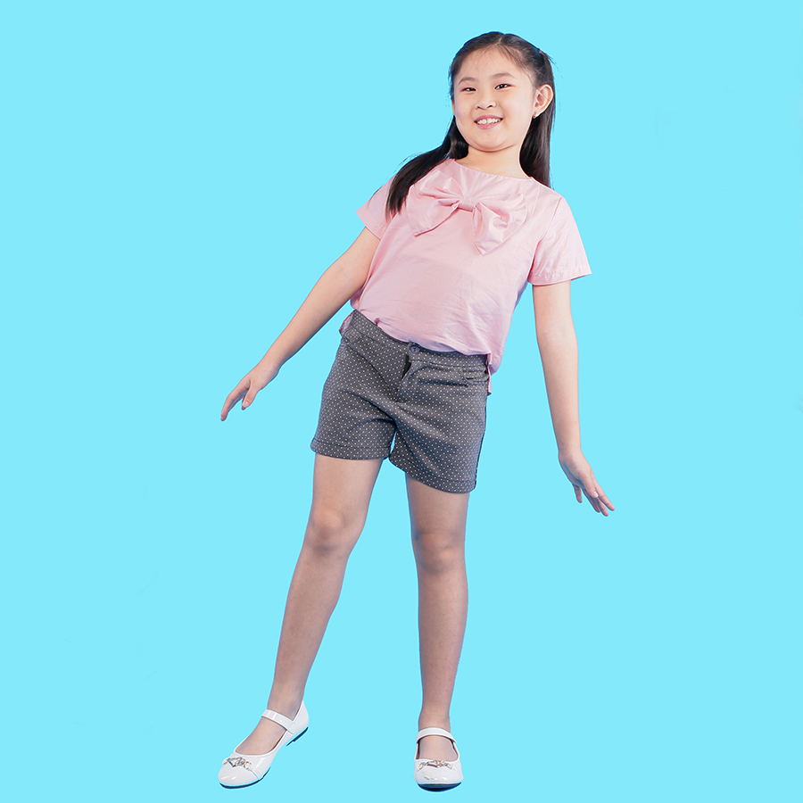 Quần Shorts Bé Gái Xám Chấm Bi Hồng Ugether UKID121