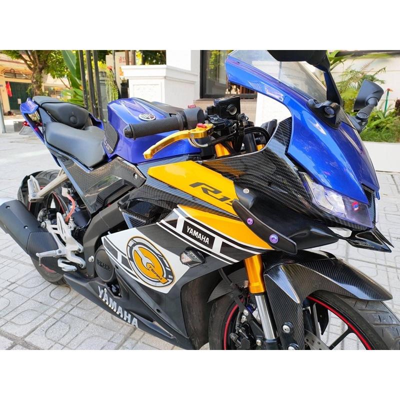 Mỏ cầy phong cách Motor GP lắp cho Yamaha R15 V3. Mỏ cầy tinh xảo, sơn đen, chất liệu Composit