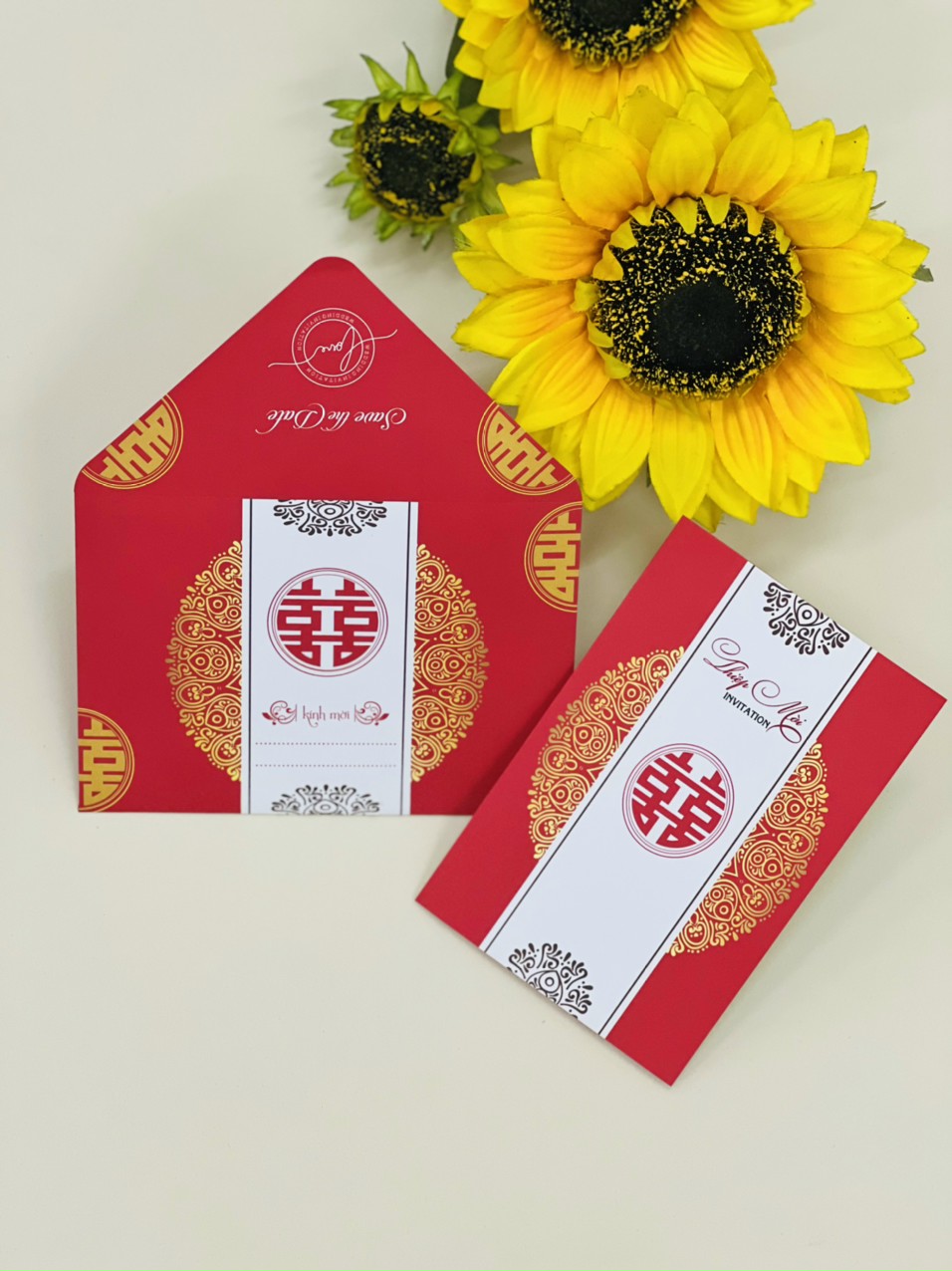 20 thiệp cưới viết tay giao ngẫu nhiên.