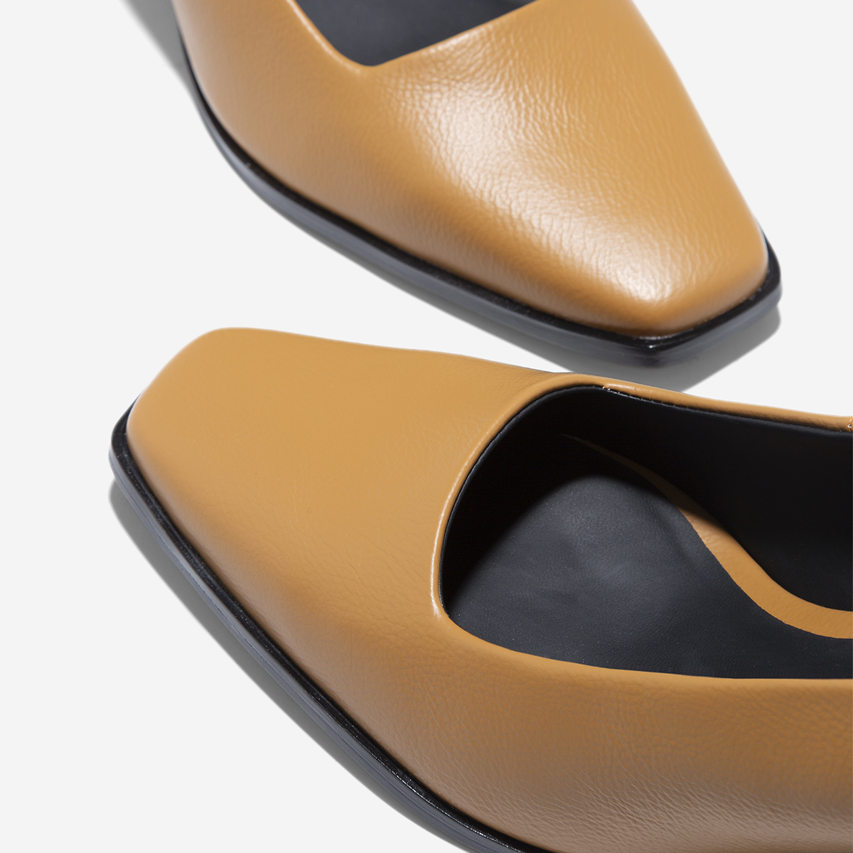 Giày Bít Mũi Vuông Block Heel - BMN 0656