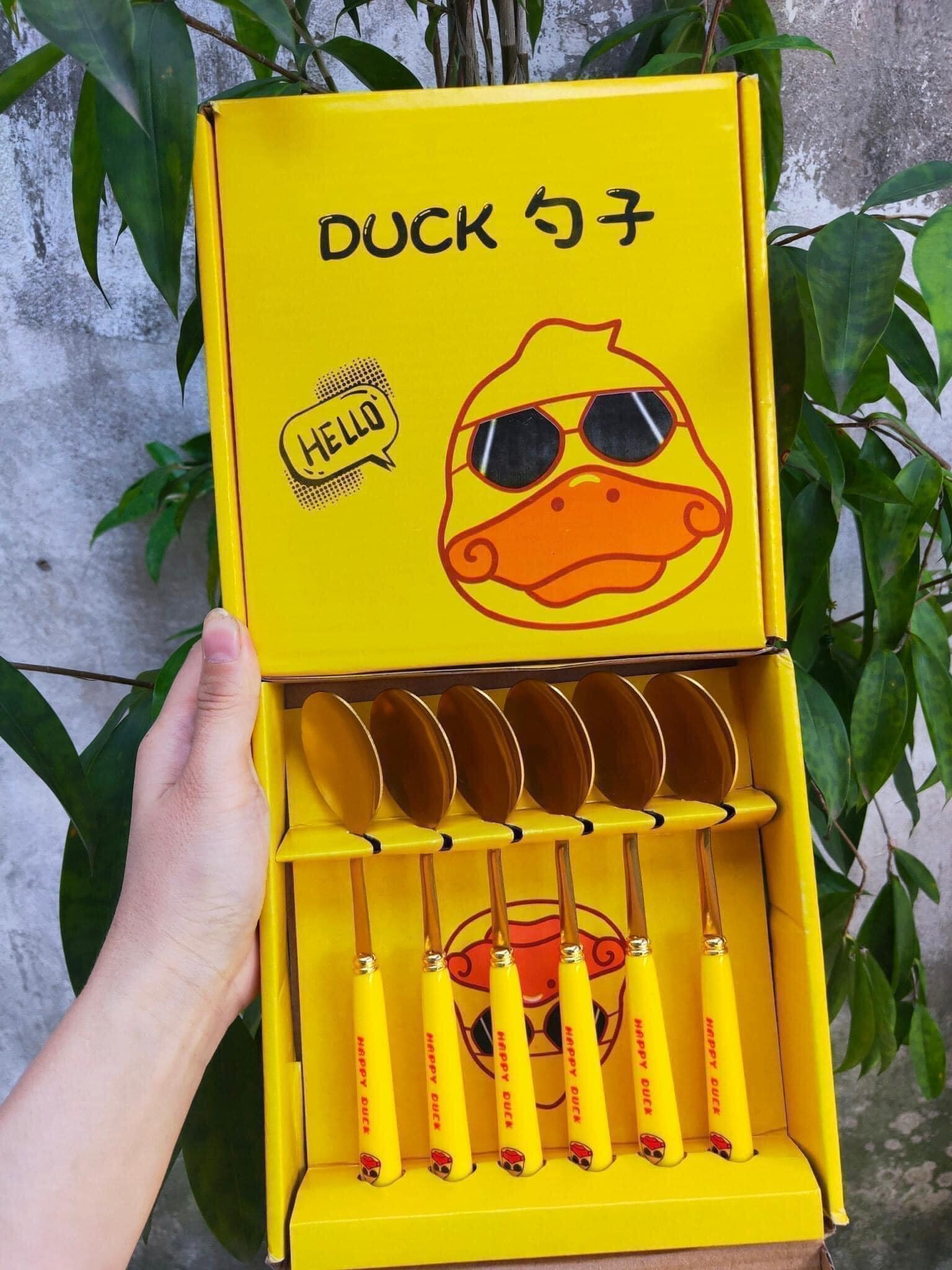 SET 6 THÌA INOX VỊT VÀNG DUCK KÈM HỘP, MUỖNG VỊT VÀNG SET 6 KÍCH THÍCH ĂN UỐNG CHO BÉ - HÀNG NHẬP KHẨU