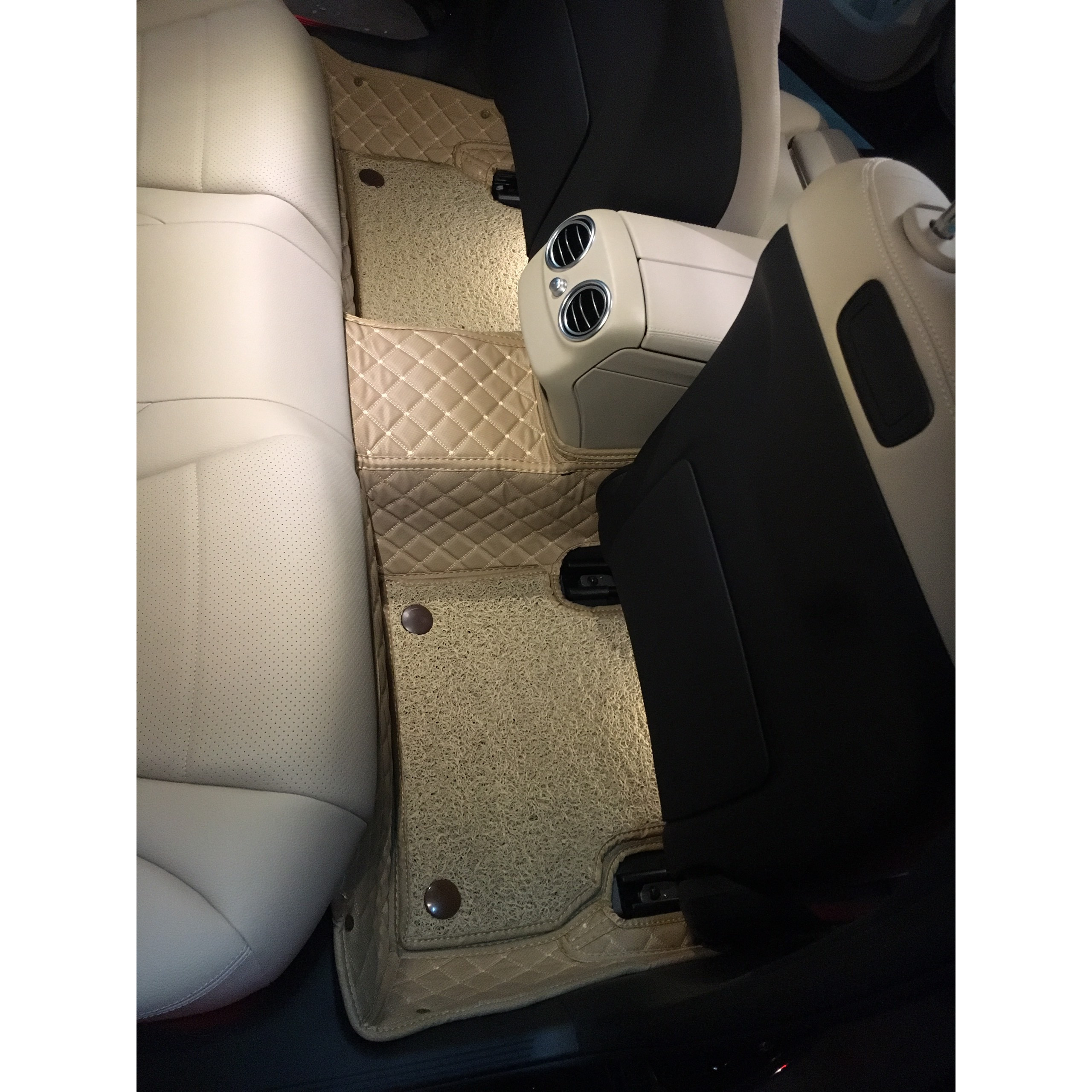 Thảm sàn ô tô 6D dành cho xe Mec c200 2019 da Carbon màu C2.6 + R6 hình ảnh thật chụp bằng điện thoại không chỉnh sửa có video hướng dẫn lắp đặt tại nhà