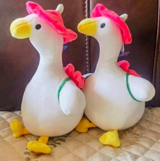 Thú nhồi bông ngỗng trắng đội mũ đáng yêu - Size 25cm - Quà tặng gấu bông vịt trắng êm mịn cho bé