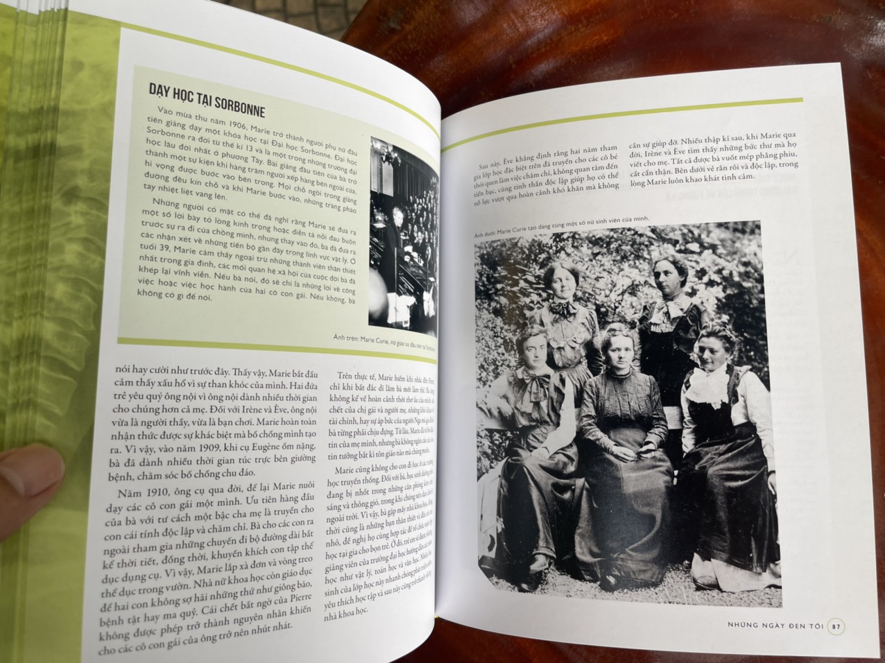 (Bộ sách những trí tuệ vĩ đại) [Bìa cứng in 4 màu, có minh họa] MARIE CURIE - Nhà nữ khoa học tiên phong, người đạt giải Nobel, người khám phá ra chất phóng xạ - Richard Gunderman – Tân Việt books