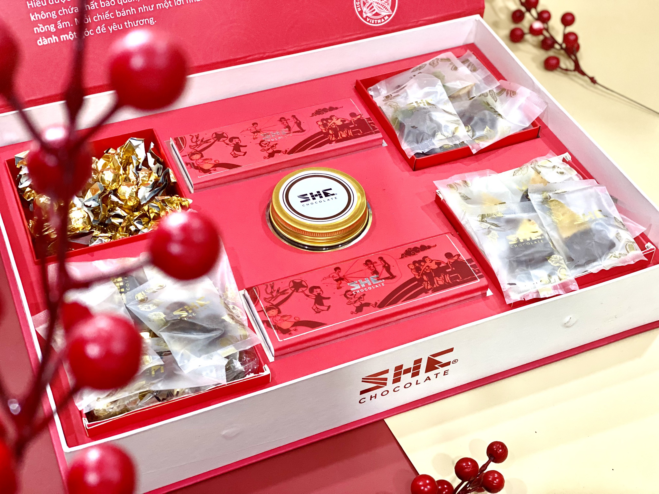 Bộ Quà Tết 2024 - Tết Đoàn Viên SHE Chocolate - Quà tặng, quà biếu Tết Sang trọng, lịch sự, đẳng cấp