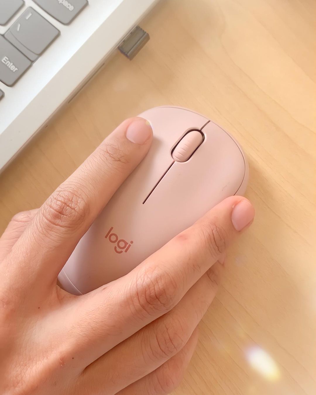 Chuột Không Dây Logitech M221 Pink  - Hàng Chính Hãng