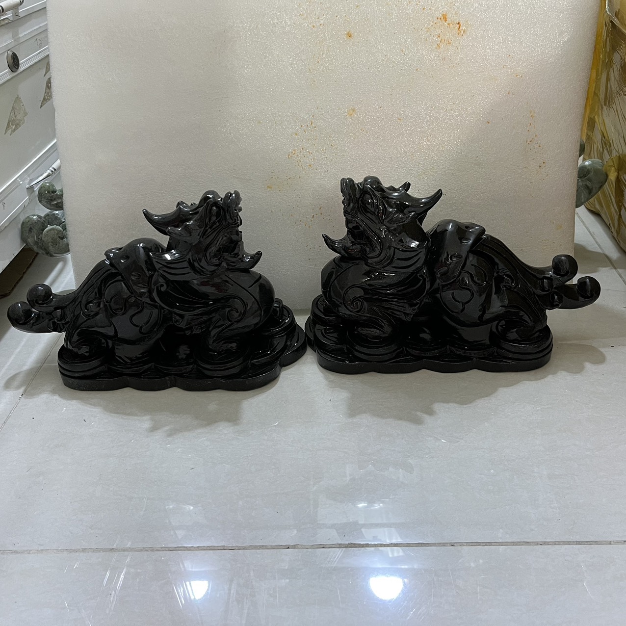 Tỳ hưu, tì hưu phong thủy đá tự nhiên màu đen nặng 12kg/cặp, dài 30 cm cho mệnh Mộc và Thủy