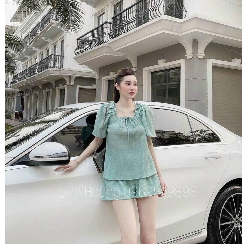Sét bộ đùi áo cổ vuông nhún vai và quần ngắn