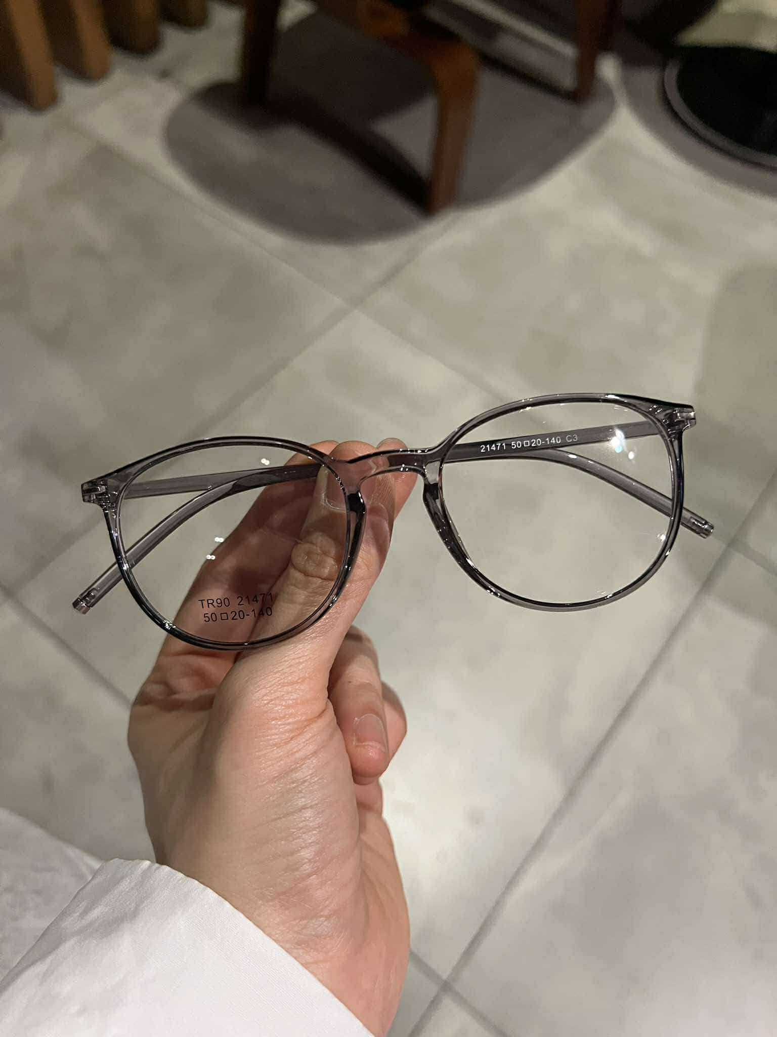 Kính gọng nhựa dẻo nhẹ Mắt tròn (Màu ghi trong)