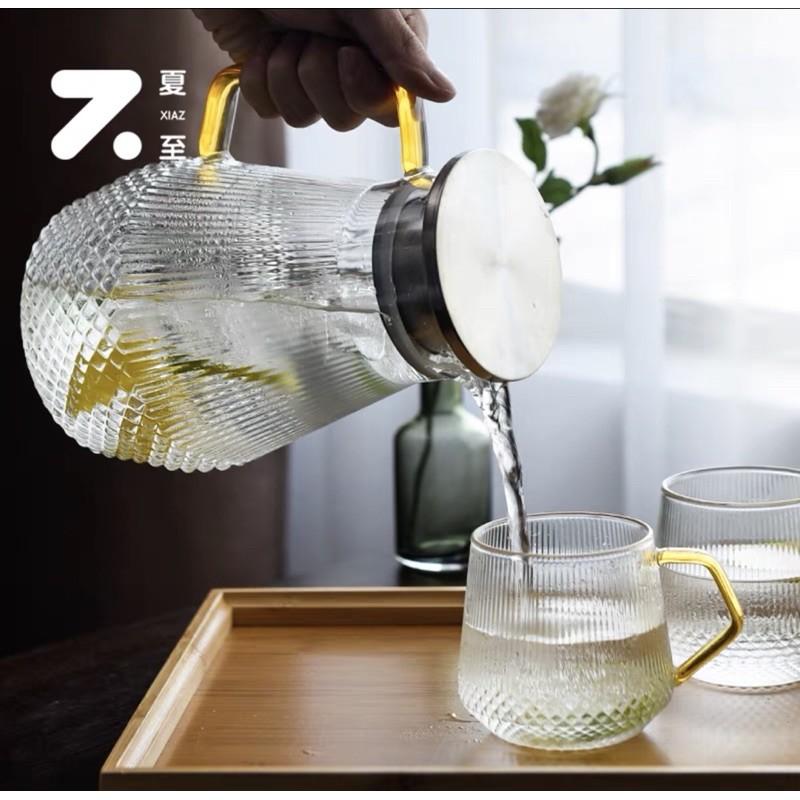 Bình đựng nước uống vân tăm thủy tinh chịu nhiệt 1.5L