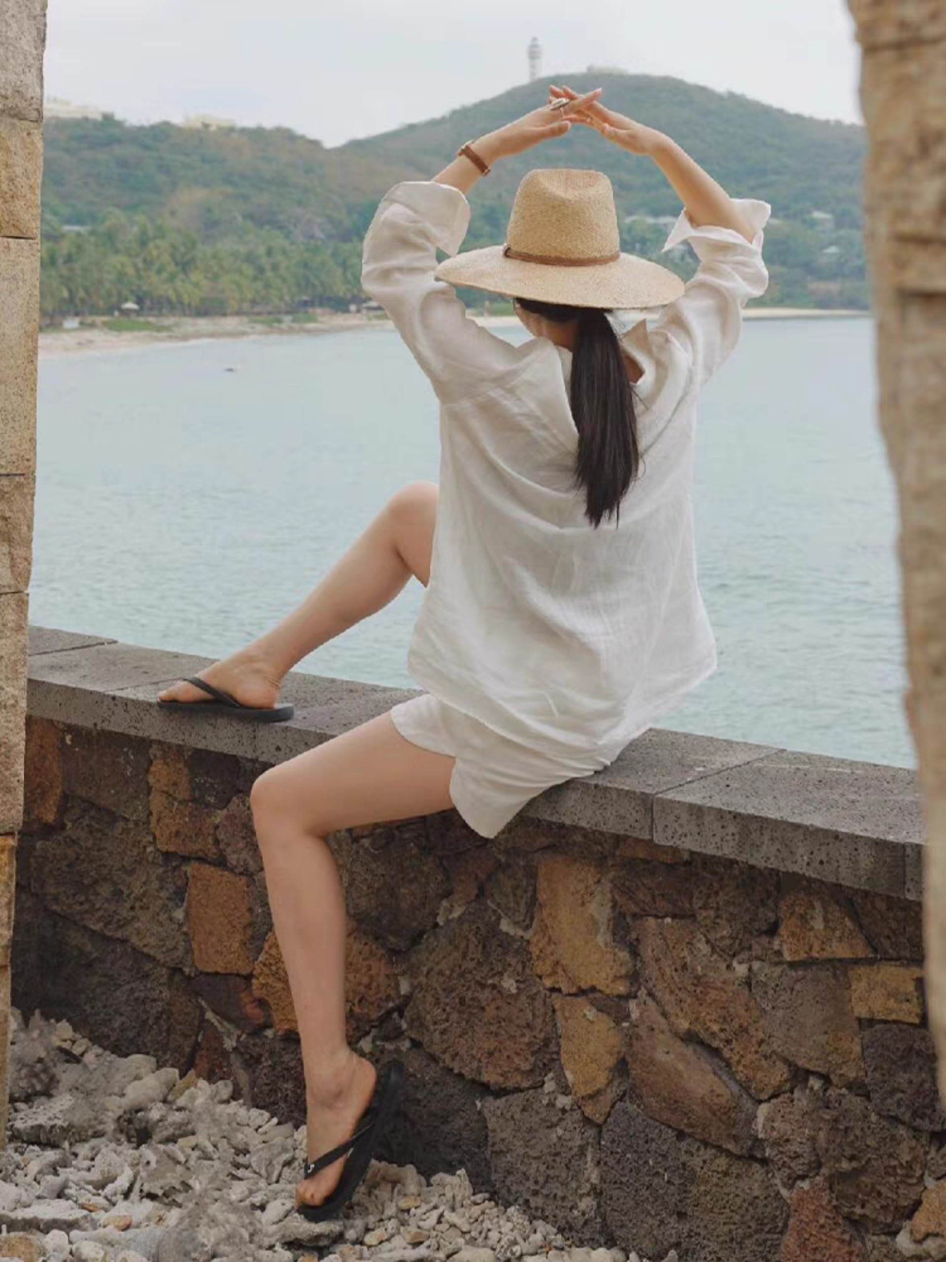 Bộ đồ nữ áo sơ mi dài tay chất linen, kèm quần short xẻ kiểu tiểu thư, sang chảnh, phong cách Hàn Quốc Bv05 màu xám