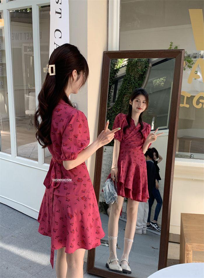 DIYIWEI v cổ mảnh hoa đầm cho phụ nữ nhỏ 2023 mùa hè Pháp trà nghỉ khí chất thắt lưng hiển thị gầy một chữ a váy